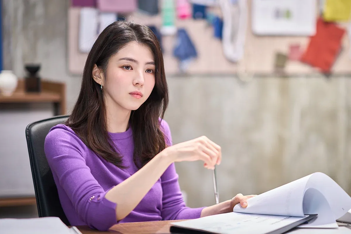 최민식 한소희 주연 영화 <인턴> 스틸컷 추가 공개