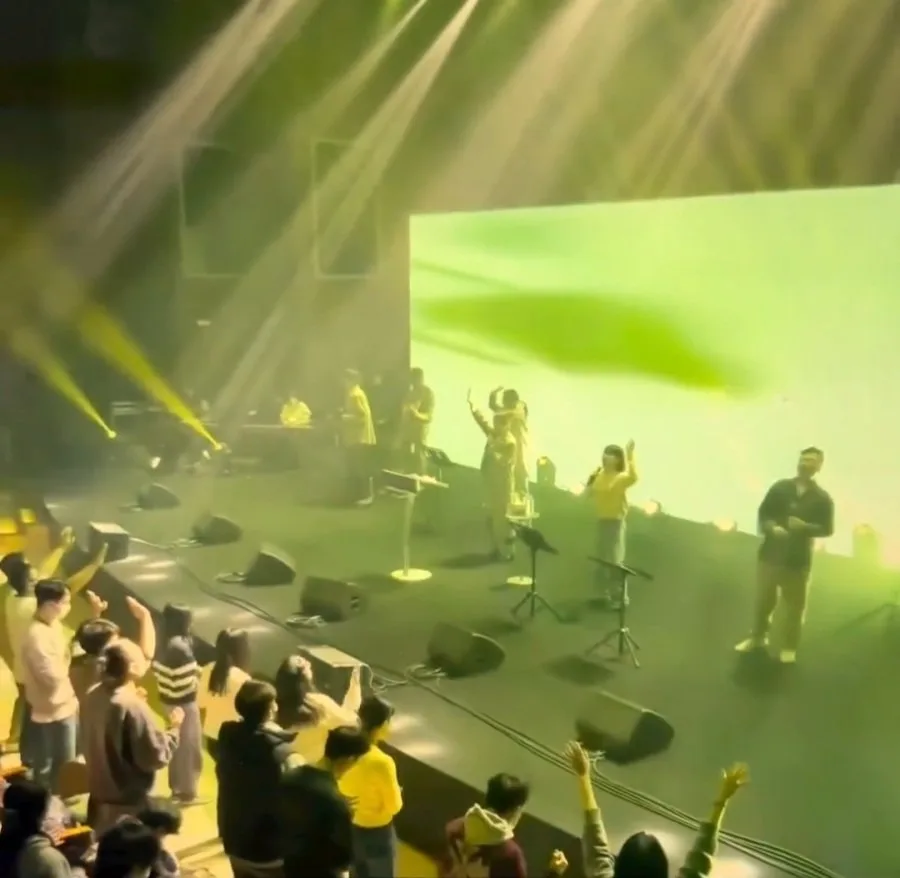윤은혜 교회 간증 영상.gif