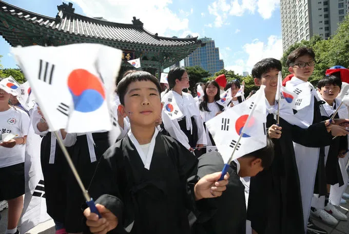 오늘은 제 81주년 광복절입니다.