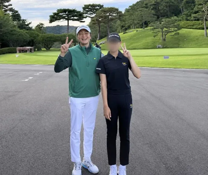 NISI20260912_0002237406_web.jpg 배우 배용준 최근 모습 공개 ㄷㄷ.jpg