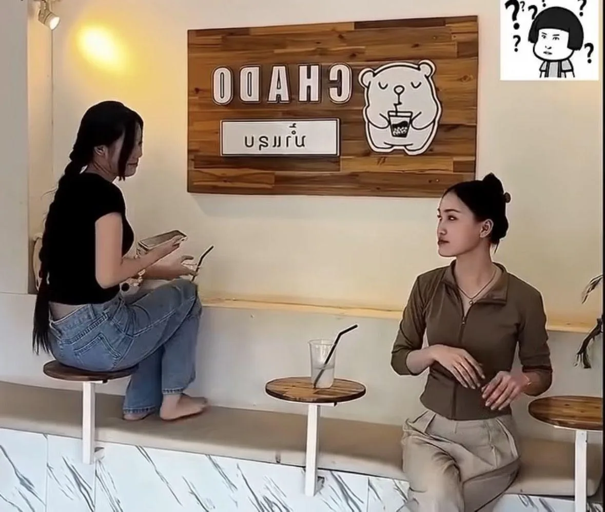 난해한 카페 인테리어