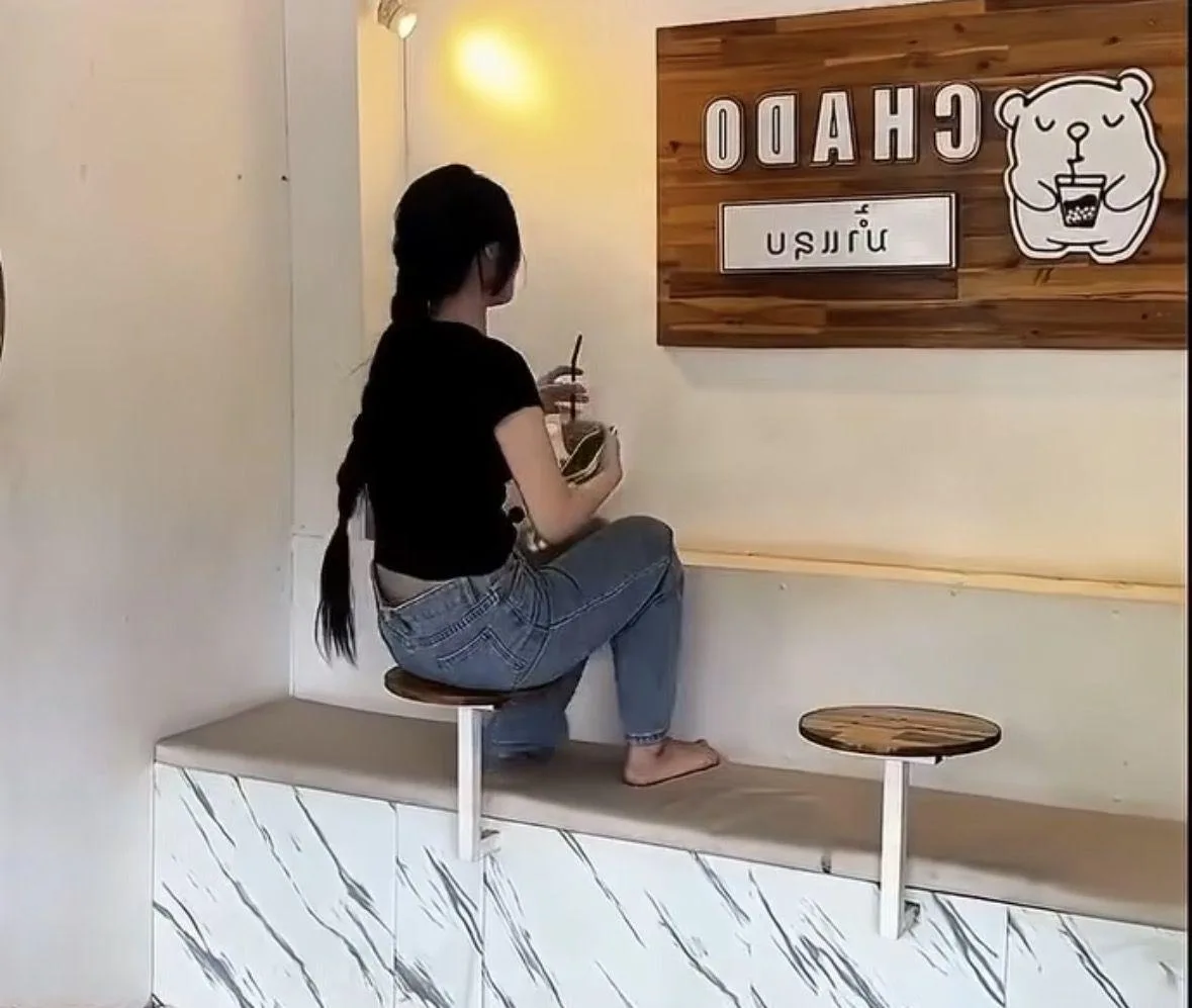 난해한 카페 인테리어