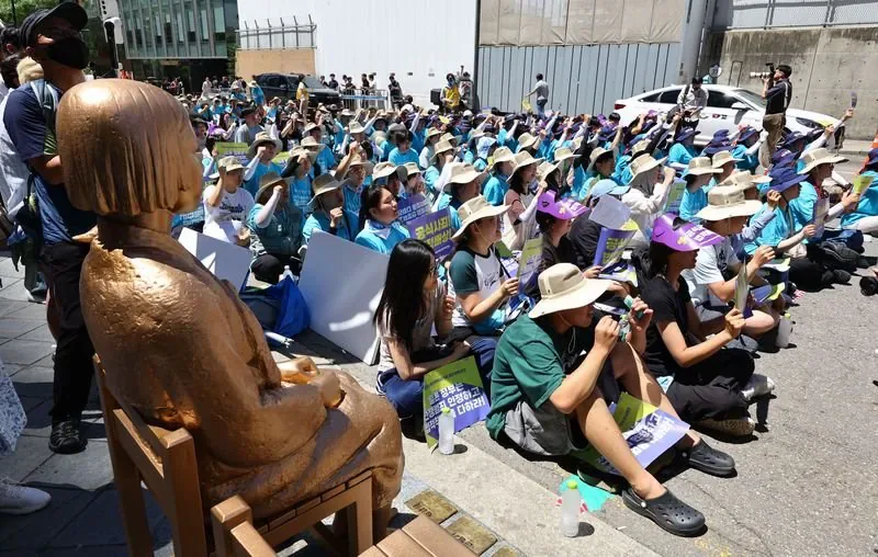 [속보] 정의기억연대 "일본 정부, 공식 사과해라"