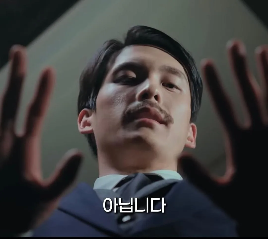 어느 독립운동가가 뒷짐을 지고 사진찍은이유