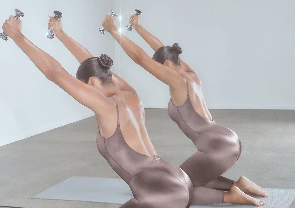 해외 반응 안좋은 킴 카다시안 x 나이키 운동복