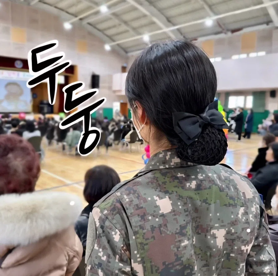 아들 입학식에 군복 입고 간 엄마