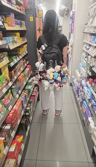 편의점에서 우연히 만난 한 여학생