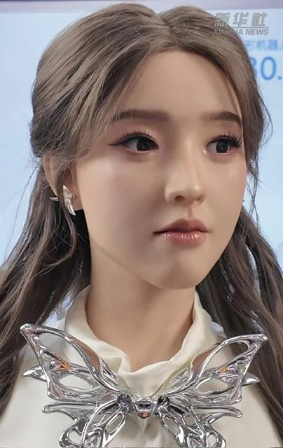 중국의 생체모방형 휴머노이드 로봇 근황