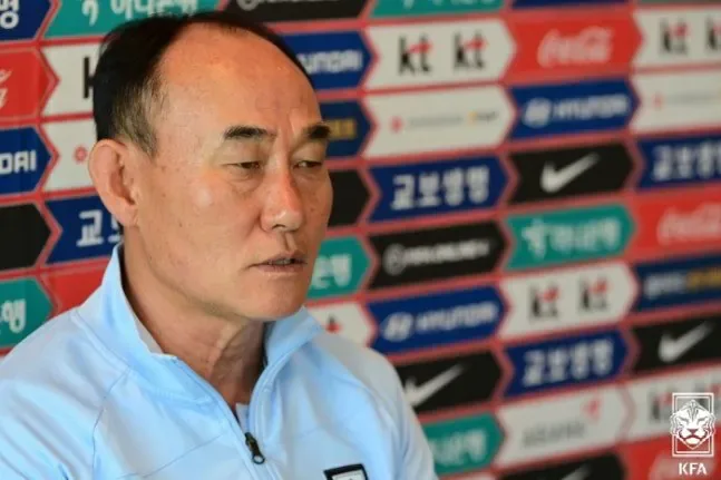 김학범 감독 “임시 감독 지원 안 했다…지원 자격 국내 지도자들엔 불합리”