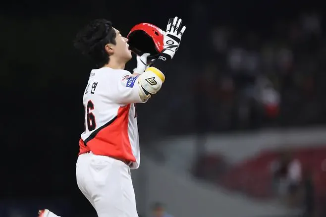 KIA 이호연, 끝내기 만루포 KBO 최초 기록