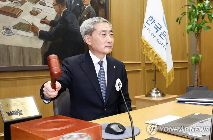 한은 총재 "환율 아직 높아…원화 좀 더 강해져야 바람직"