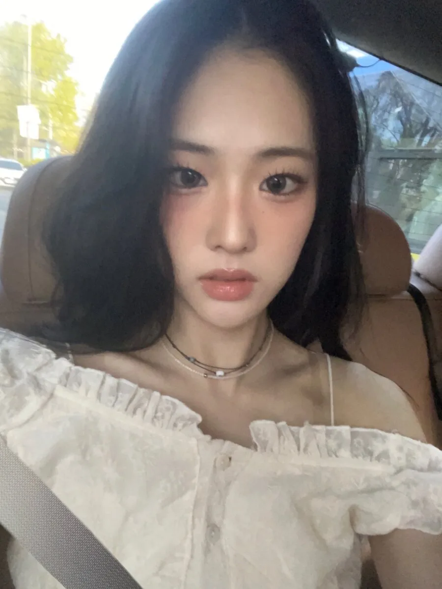 음방 무대에서 실수로 진짜 뽀뽀했던 아이돌 근황