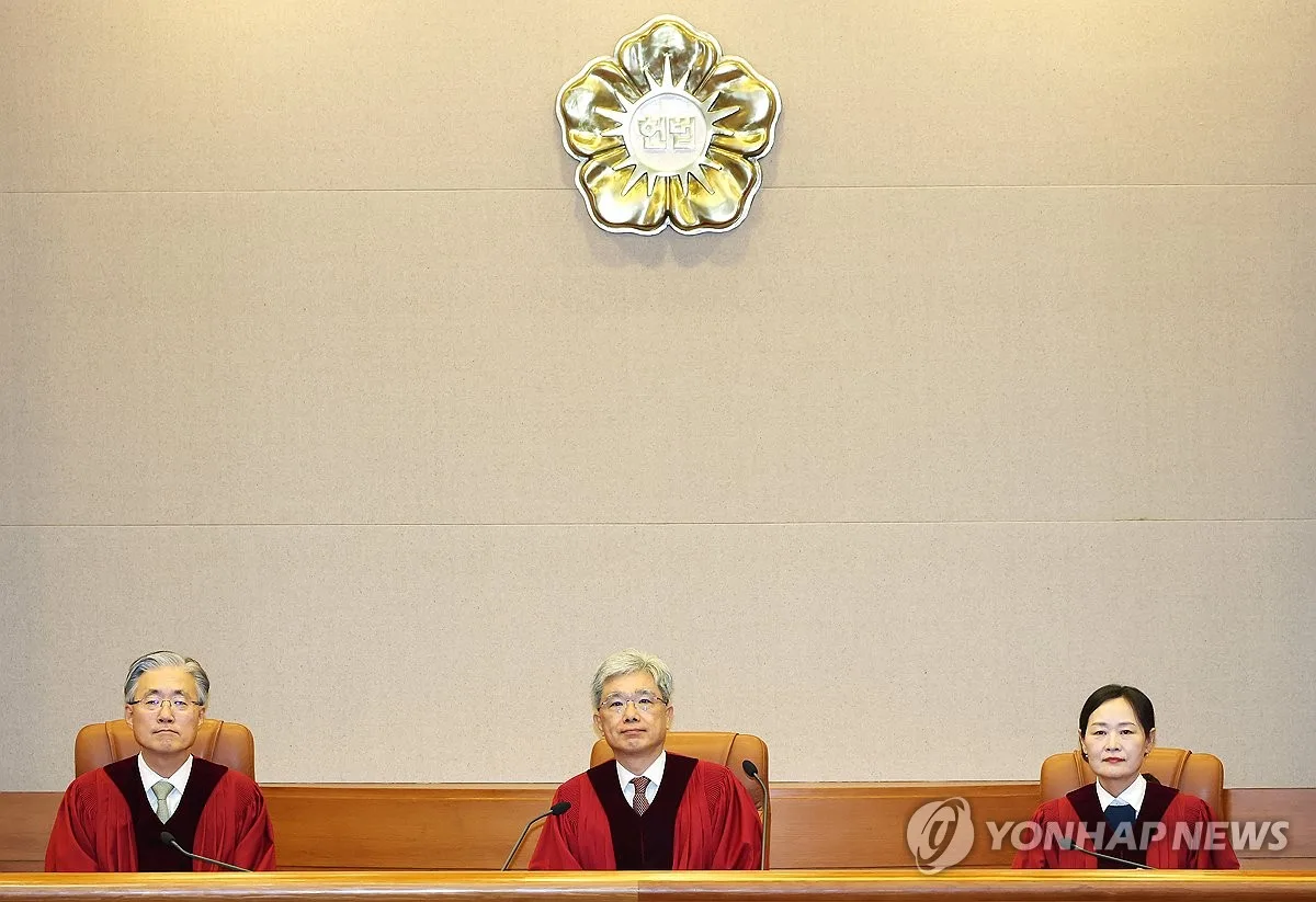 [속보] 헌재 "'국내 출생 외국인' 출생등록 규정 안둔 입법부작위 위헌"