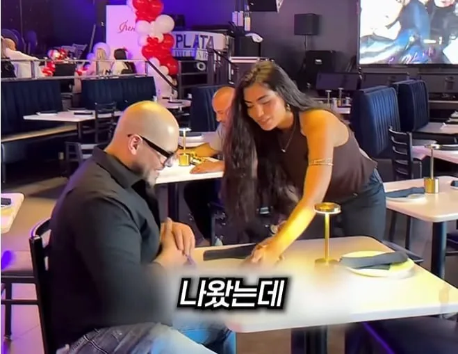 손님이 끊이지 않는 가게