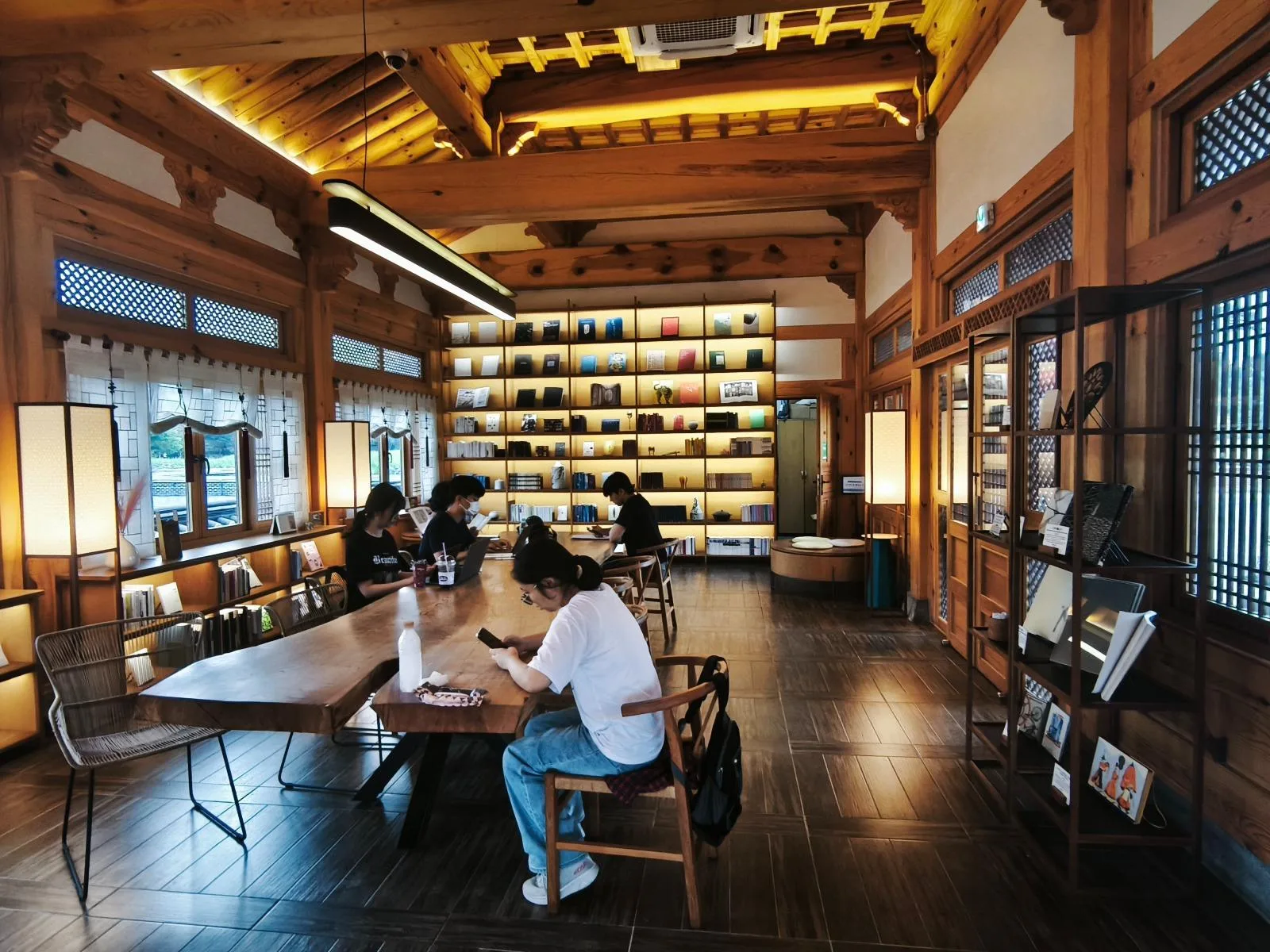 전주 덕진호수 연화정 도서관