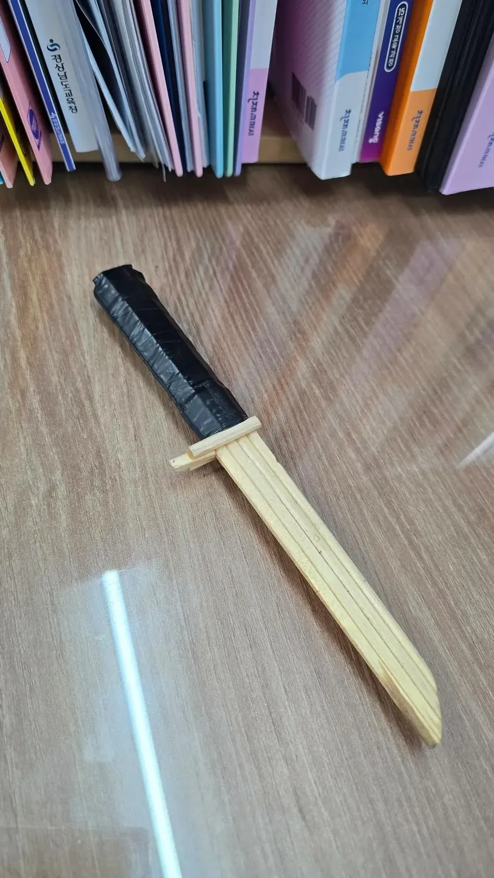 중1 과학 수업 중 압수품.jpg