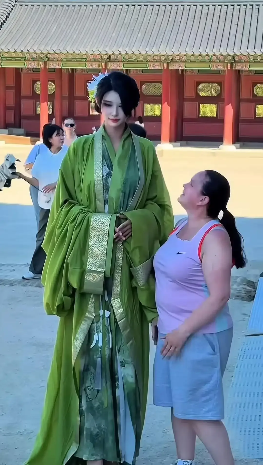 지하철에도 나타난 중국 8척 귀신