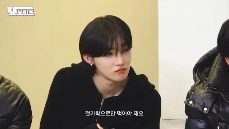 30대부터는 국이나 찌개를 젓가락으로 먹어야 합니다.jpg