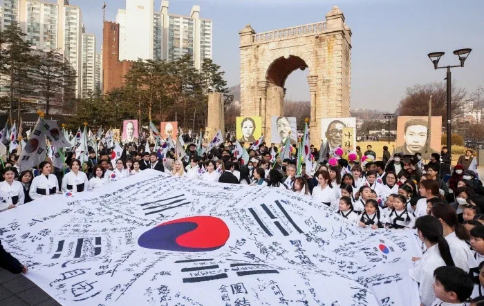 "세월이 우리 편에 서서 고맙게 흘렀다"