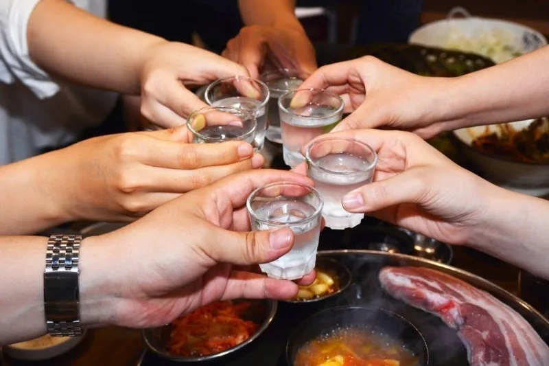 "회식은 좋은데 술은 싫어요"…Z세대 10명중 4명 술 안 마셔
