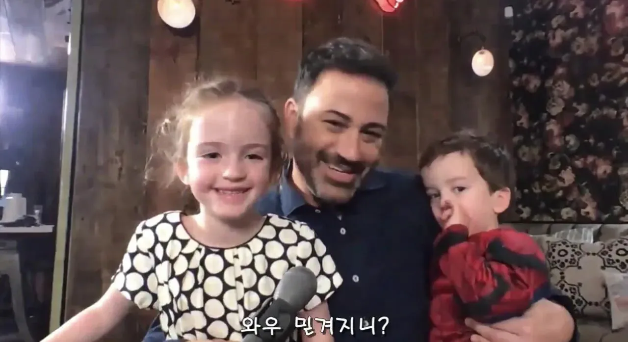 방구석에서 지미키멜 아들 생일 축하해주는 톰 홀랜드.jpg