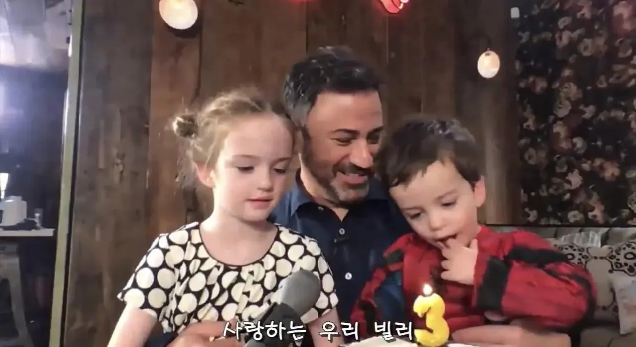 방구석에서 지미키멜 아들 생일 축하해주는 톰 홀랜드.jpg