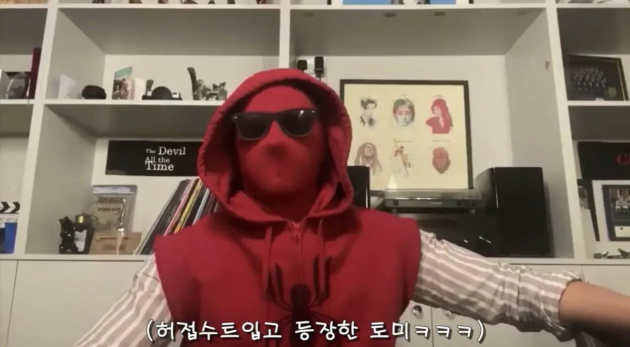 방구석에서 지미키멜 아들 생일 축하해주는 톰 홀랜드.jpg