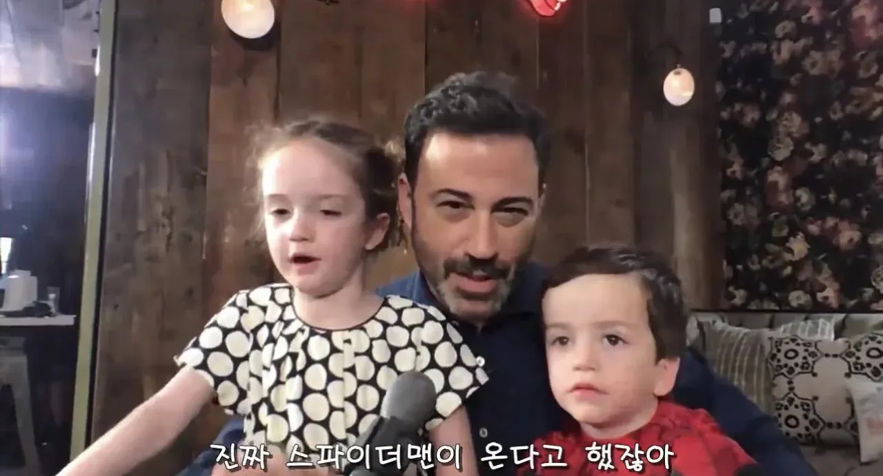 방구석에서 지미키멜 아들 생일 축하해주는 톰 홀랜드.jpg