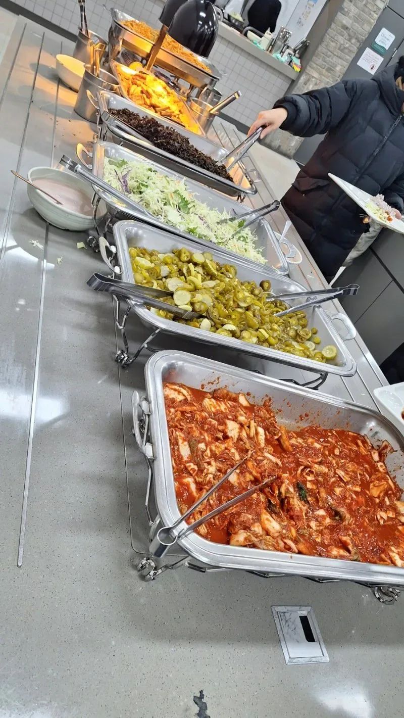 라면도 무제한, 카드 가능 5500원 한식뷔페