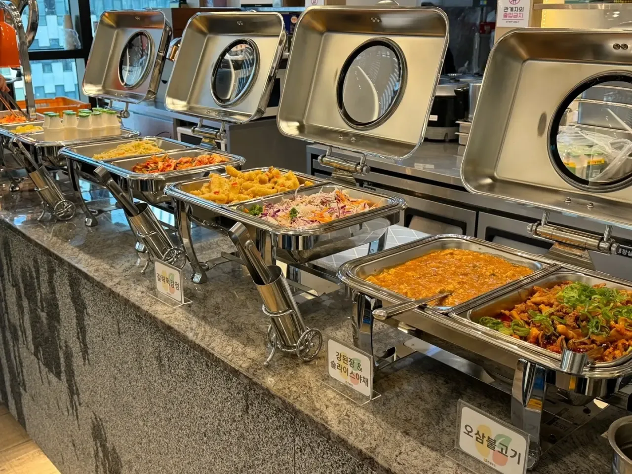라면도 무제한, 카드 가능 5500원 한식뷔페