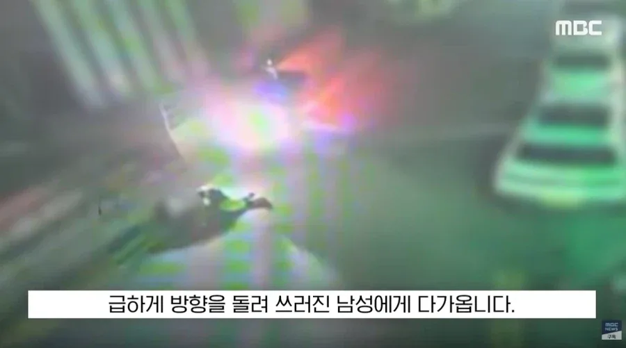 '야야 빨리 사복 갈아입어', 무심한 척 지나가더니..