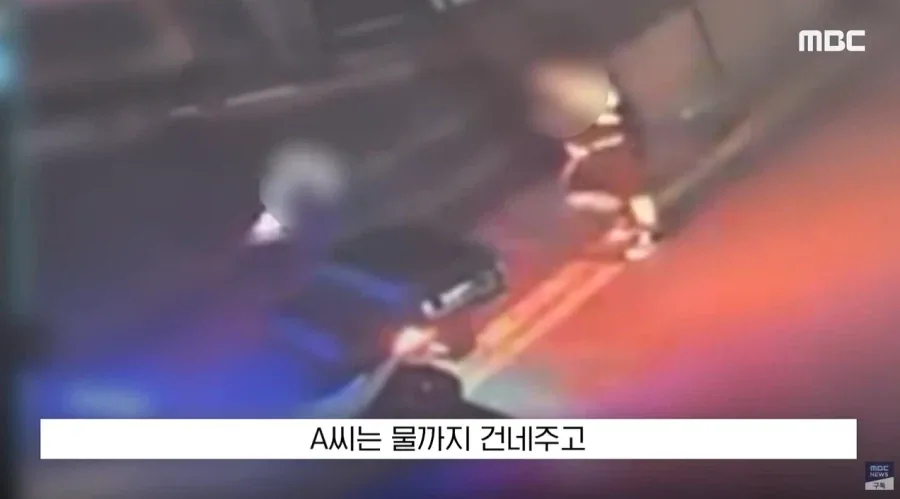 '야야 빨리 사복 갈아입어', 무심한 척 지나가더니..