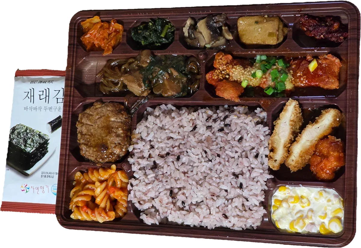 구성 미쳤다는 혜자도시락 8월달 신상...(원덬 직찍)
