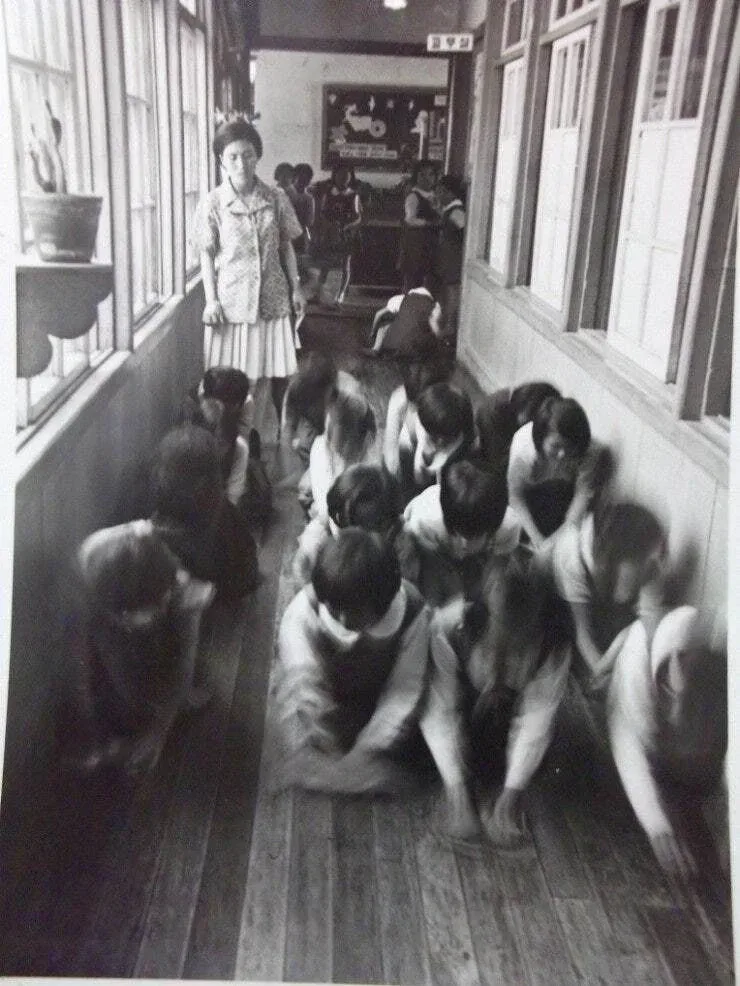 옛날 요즘 교실 청소.jpg