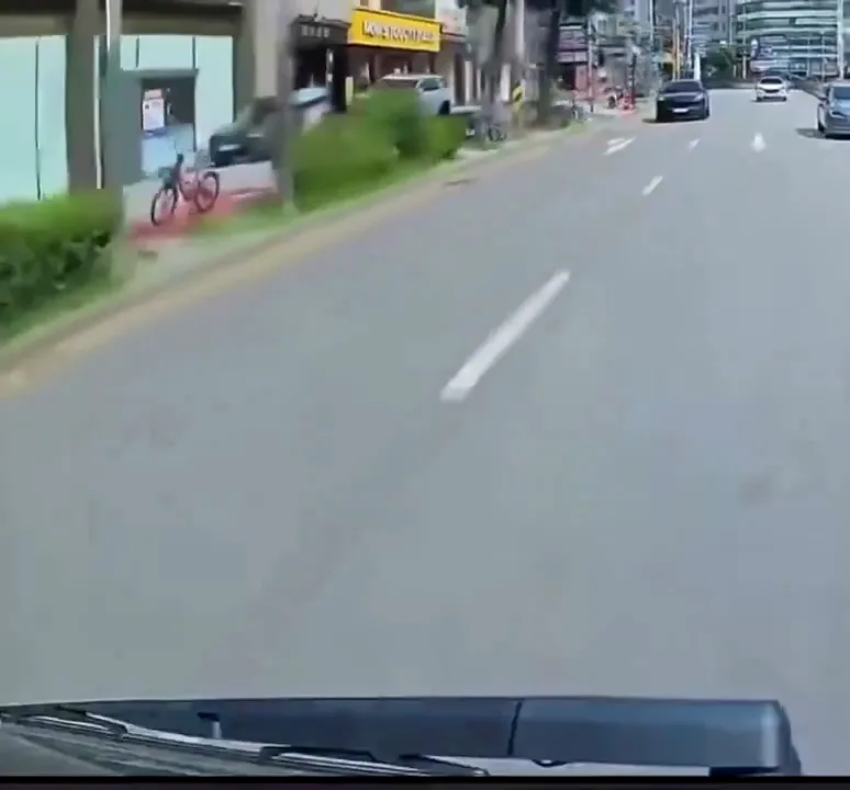 포르쉐가 끼어드는게 마음에 안든 싼타페