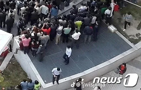 2014 판교 환풍구 추락 사고 .jpg
