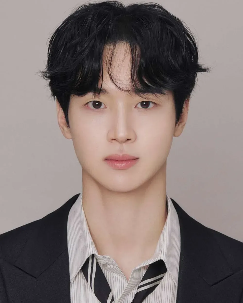 [단독] 장동윤 결혼한다..'5살 연하 여배우' ♥김승윤과 10월 깜짝 웨딩마치