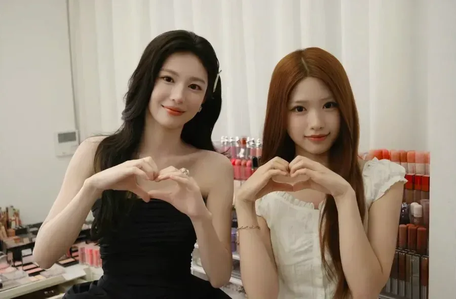 고윤정 리센느 제나 투샷.jpg