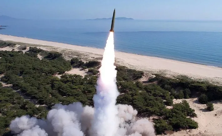 [속보]합참 "北, 동해상으로 미상 발사체 발사"