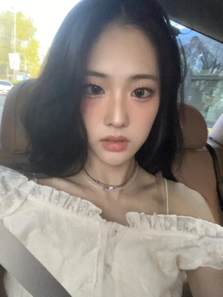 음방 무대에서 실수로 진짜 뽀뽀했던 아이돌 근황