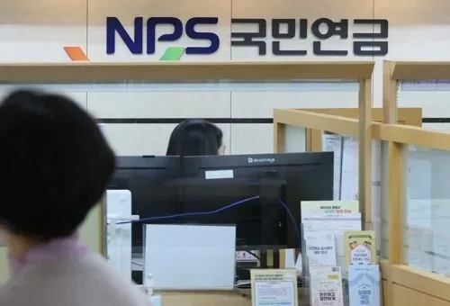 “한국에 안 사는 중국인 가족까지 70만원 더 준다고?”…국민연금 수급기준 논란