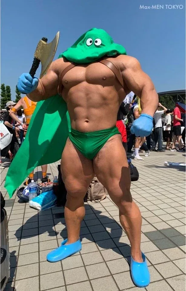 몸매가 굉장한 코스플레이어