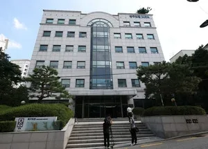 [속보]경찰 “축구협회 심판 성접대 의혹…이미 공소시효 지나”