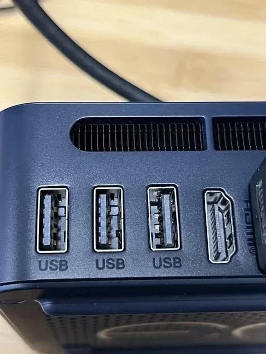USB 반대로 꽂는 사람들을 위한 설계