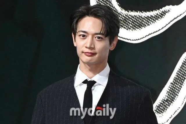 [단독] '멀티테이너' 샤이니 민호, 9월 초 솔로 컴백…미니 2집 발매