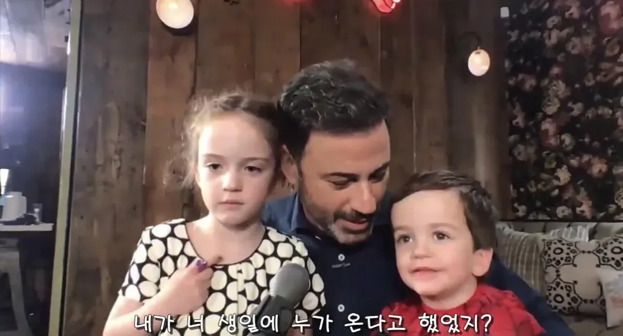 방구석에서 지미키멜 아들 생일 축하해주는 톰 홀랜드.jpg