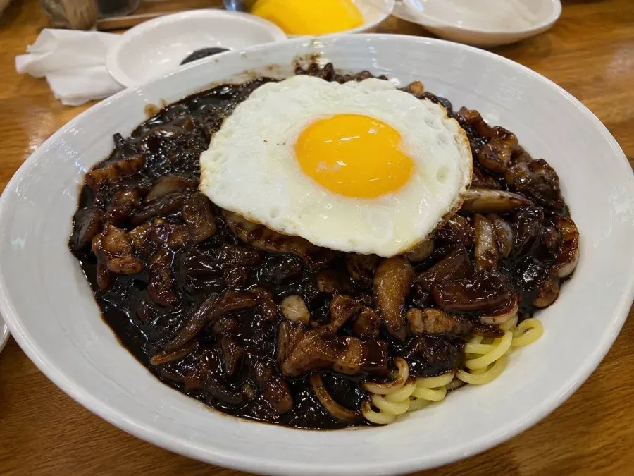 5500원 짜장면, 비싸다 vs 적당하다.jpg